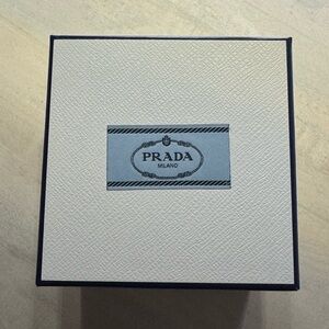 Prada debossed-logo wax